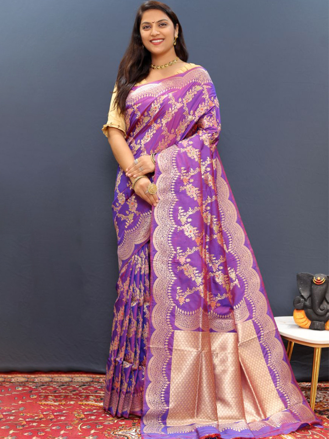 amirat Jalar Ethnic Motifs Woven Design Zari  Banarasi Saree