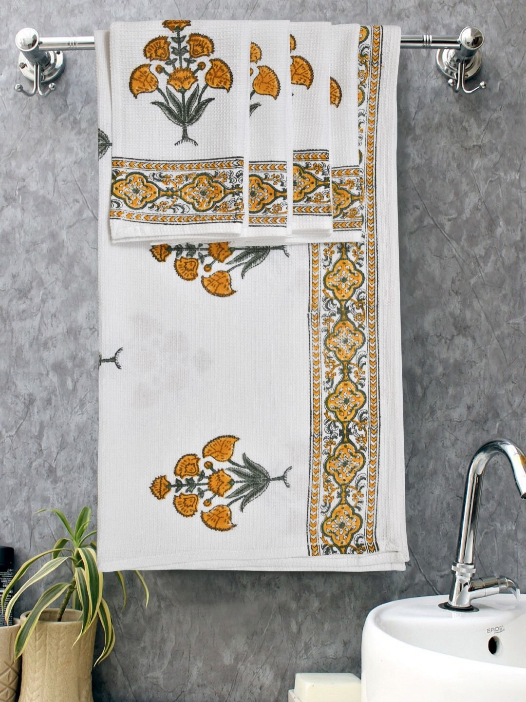 Myntra Elegant Homes Yellow & White 5 Pieces Printed Cotton 210 GSM Towel Set