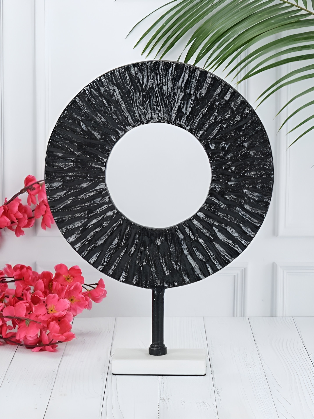 Maison Modern Gilded Black Aluminium Metallic Living Room Large Showpiece - 16.5 Inches