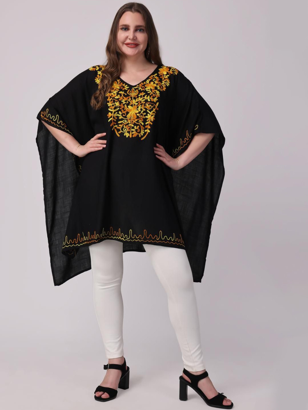 VAAMII Embroidered Kimono Sleeve Kaftan Top
