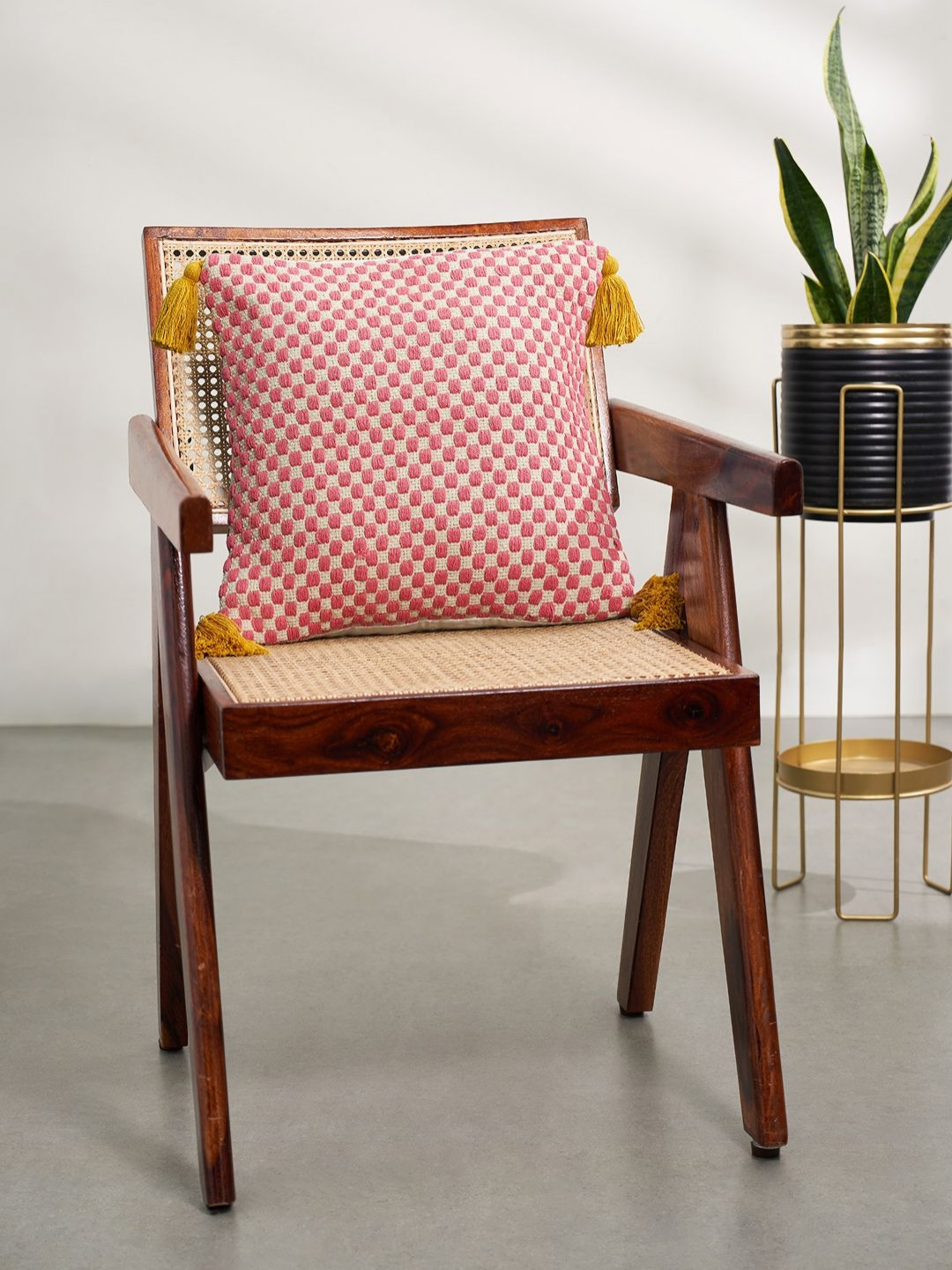 Living scapes by Pantaloons Pink And White Printed Cotton Square Cushion Cover