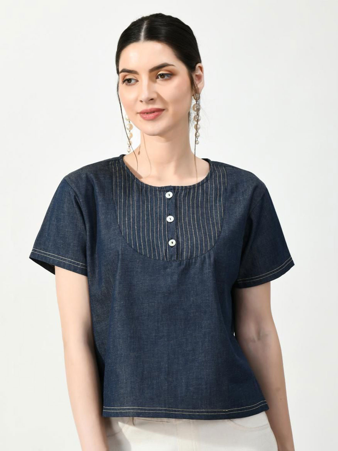 VAAMII Women Round Neck Short Sleeves Denim Crop Top