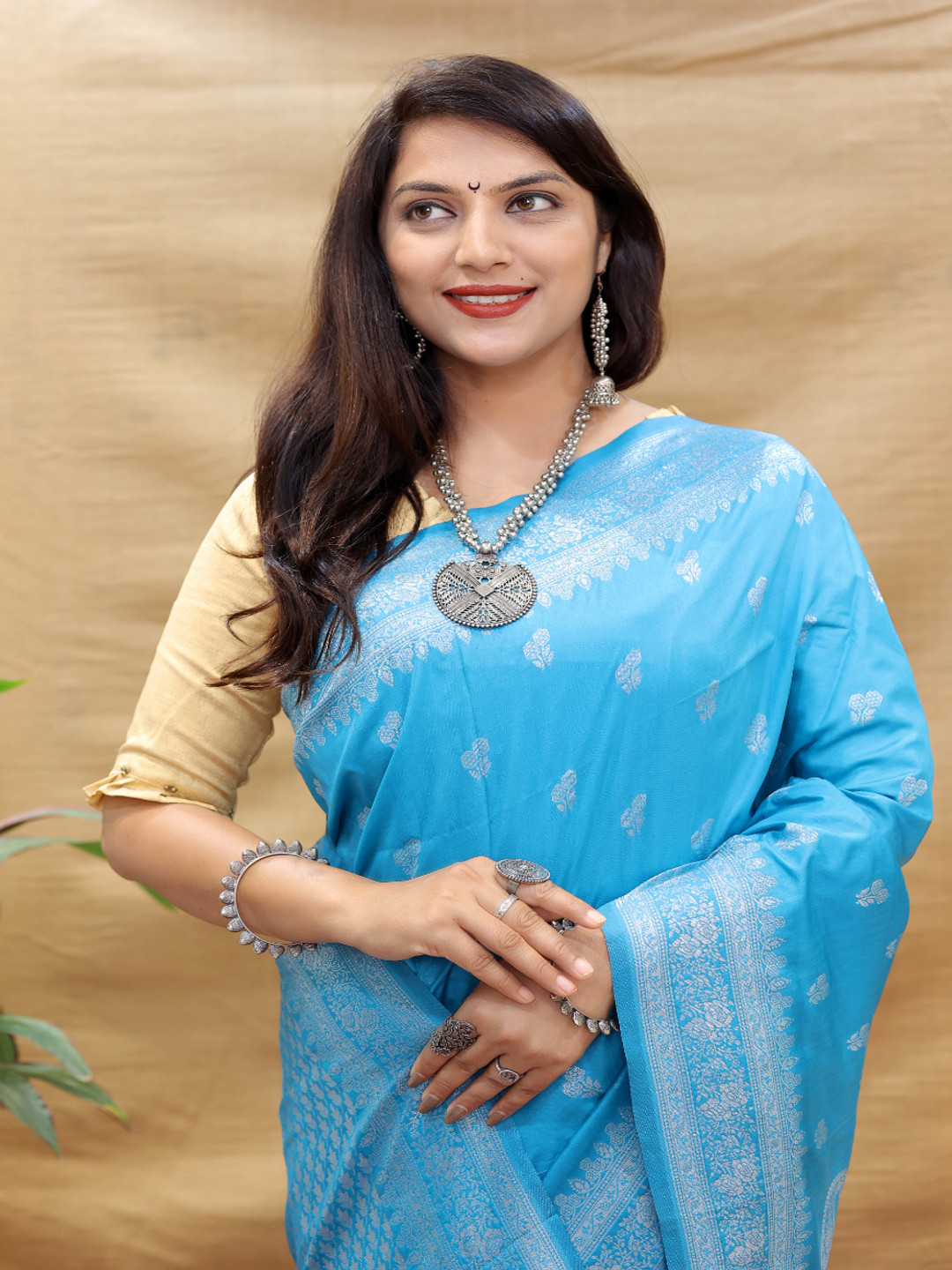 amirat Silver Keri Ethnic Motifs Woven Design Zari  Banarasi Saree