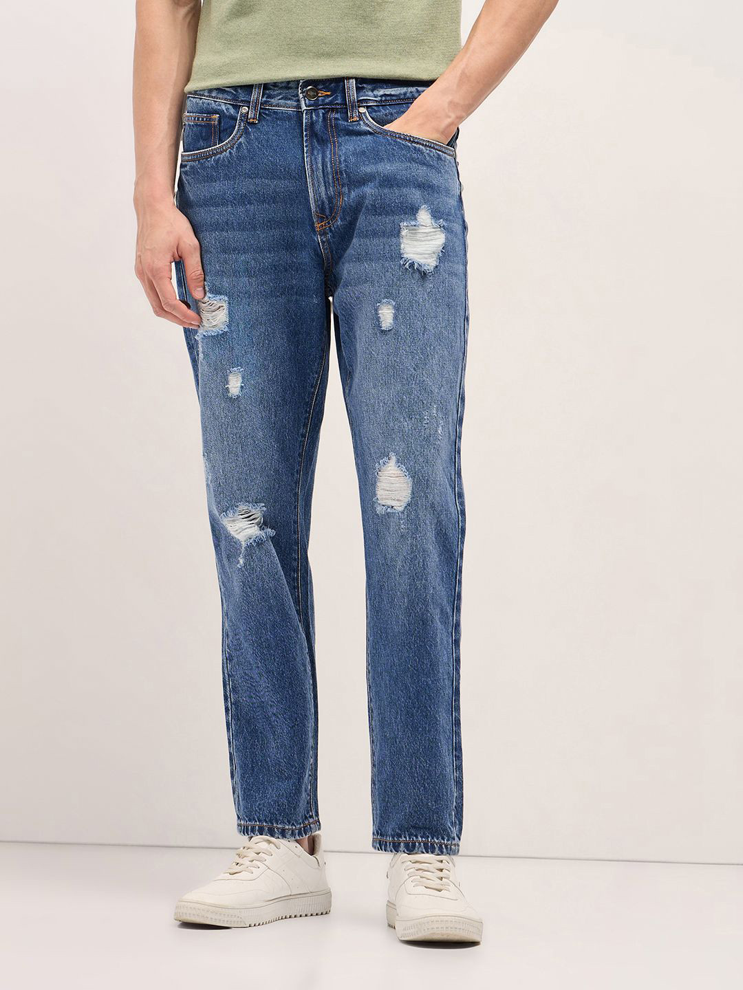 THE BEAR HOUSE Men Mid Blue Distressed Relaxed Fit Jeans