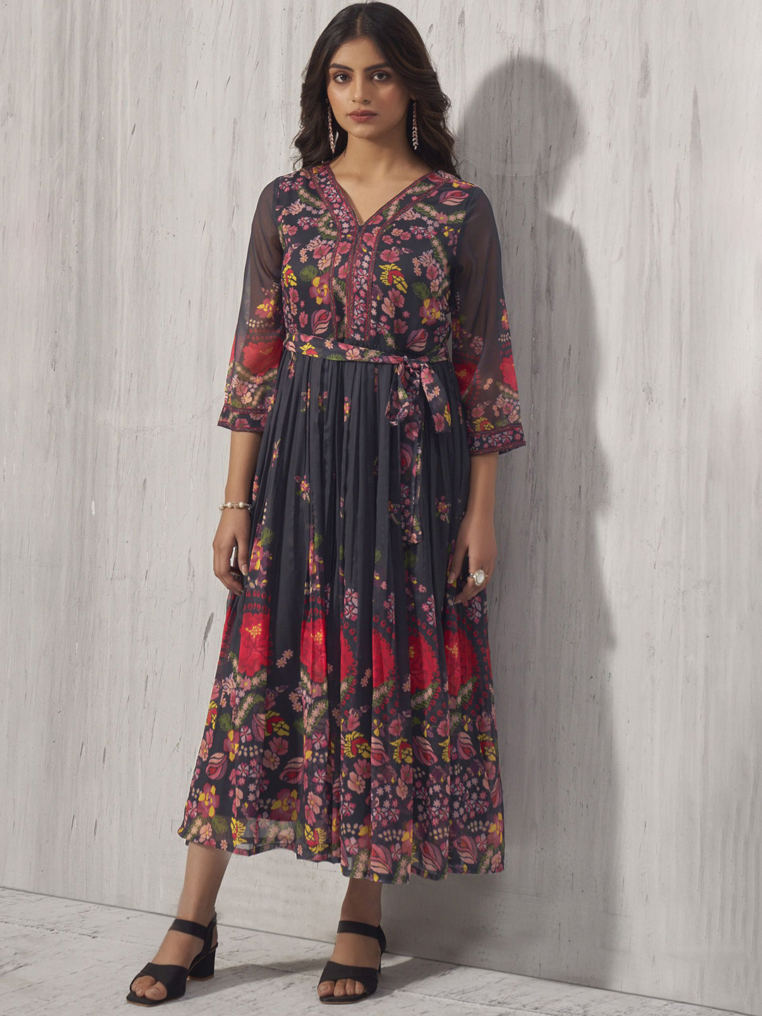 Anouk Women V-Neck Ethnic Dresses With Belt