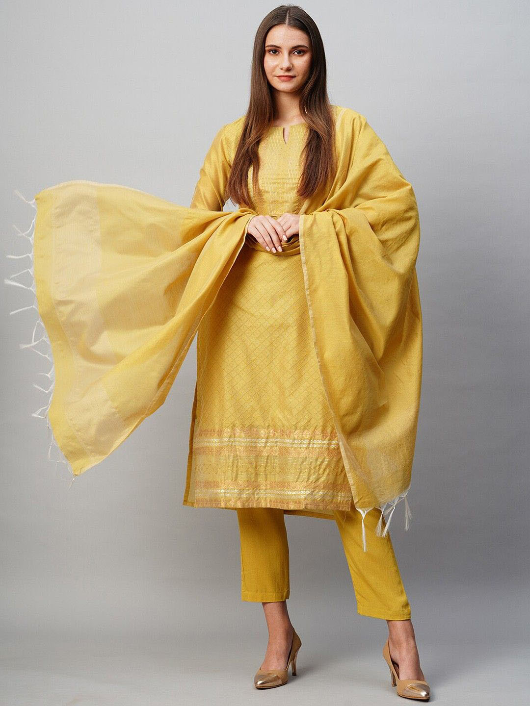 DIVASTRI Geometric Printed Notch Neck Straight Kurta With Trousers & Dupatta