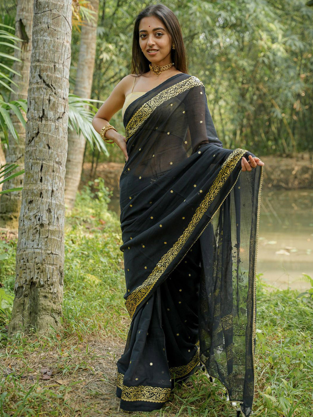 Suta Black Color Cotton Saree