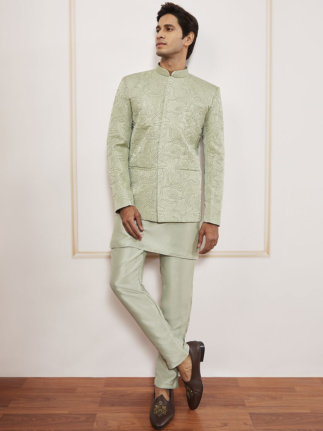 VASTRAMAY Mandarin Collar Straight Kurta With Trousers And Bandhgala Jodhpuri Waistcoat