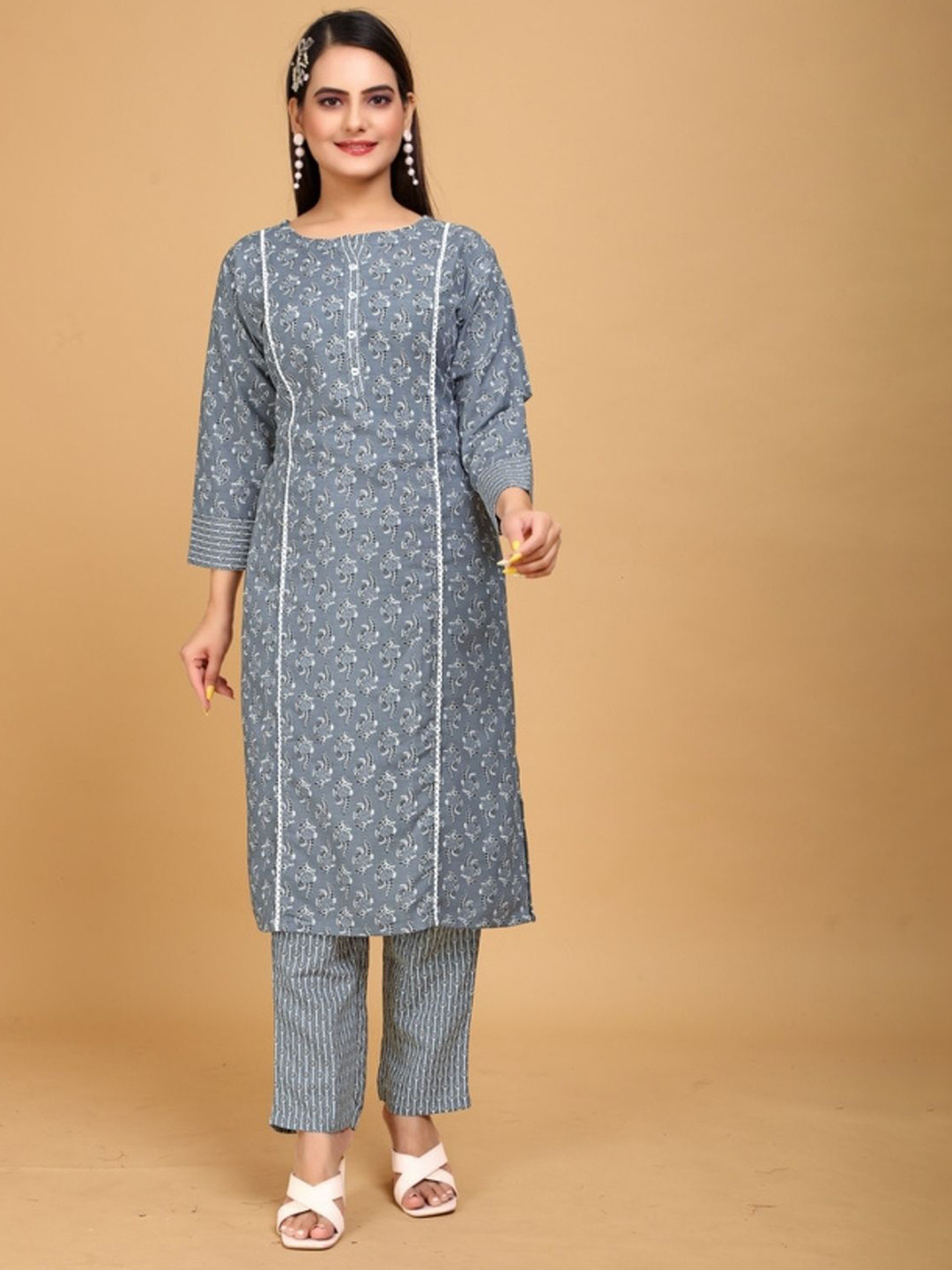 LIMEBEA Ethnic Motifs Printed Round Neck Kurta With Trouser