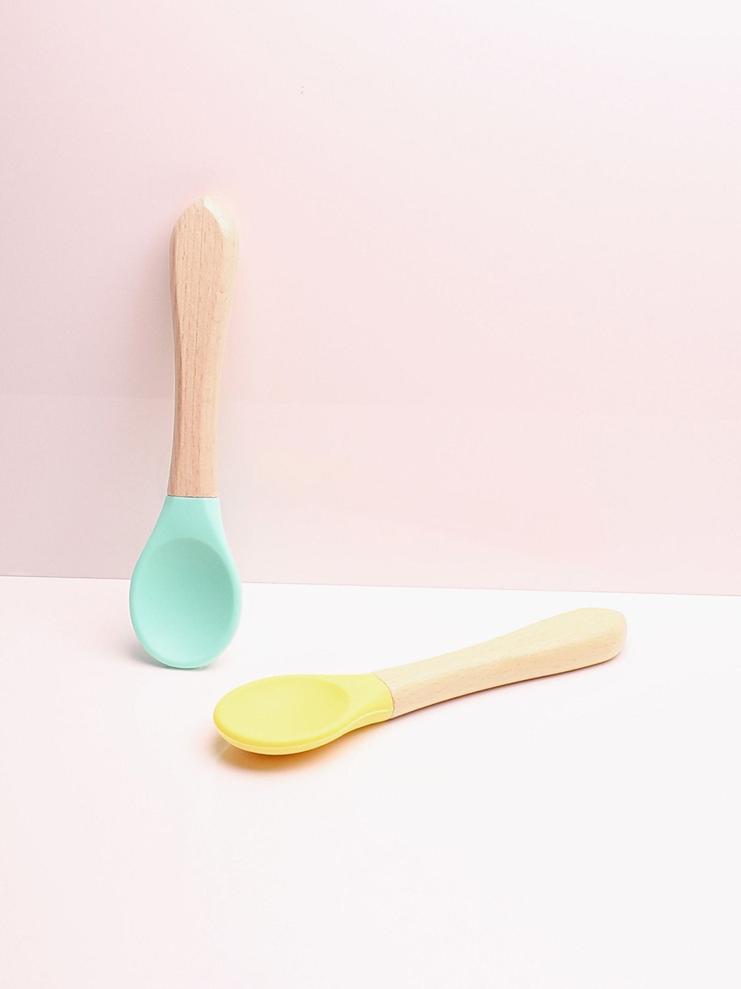 The Little Lookers 2-Pcs Green & Yellow Silicone Spoon With Bamboo Handle