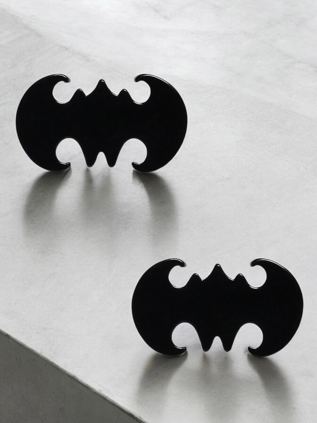 fabula Men Stainless Steel Contemporary Bat Shaped Studs