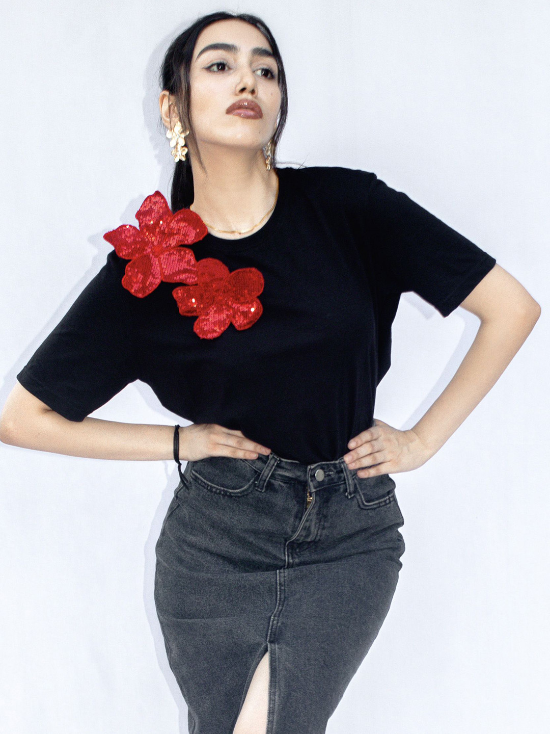 WEAVING CULT Black Tshirt With Red Sequin Flowers