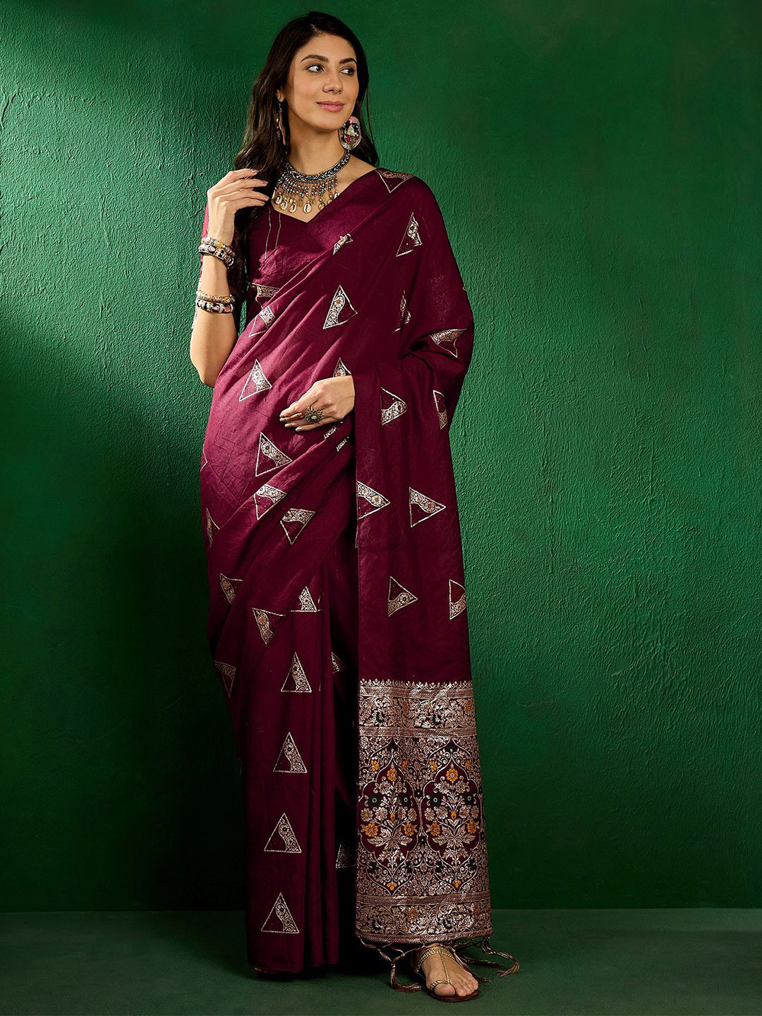 DEVATITHI  Maroon Silk Blend Saree