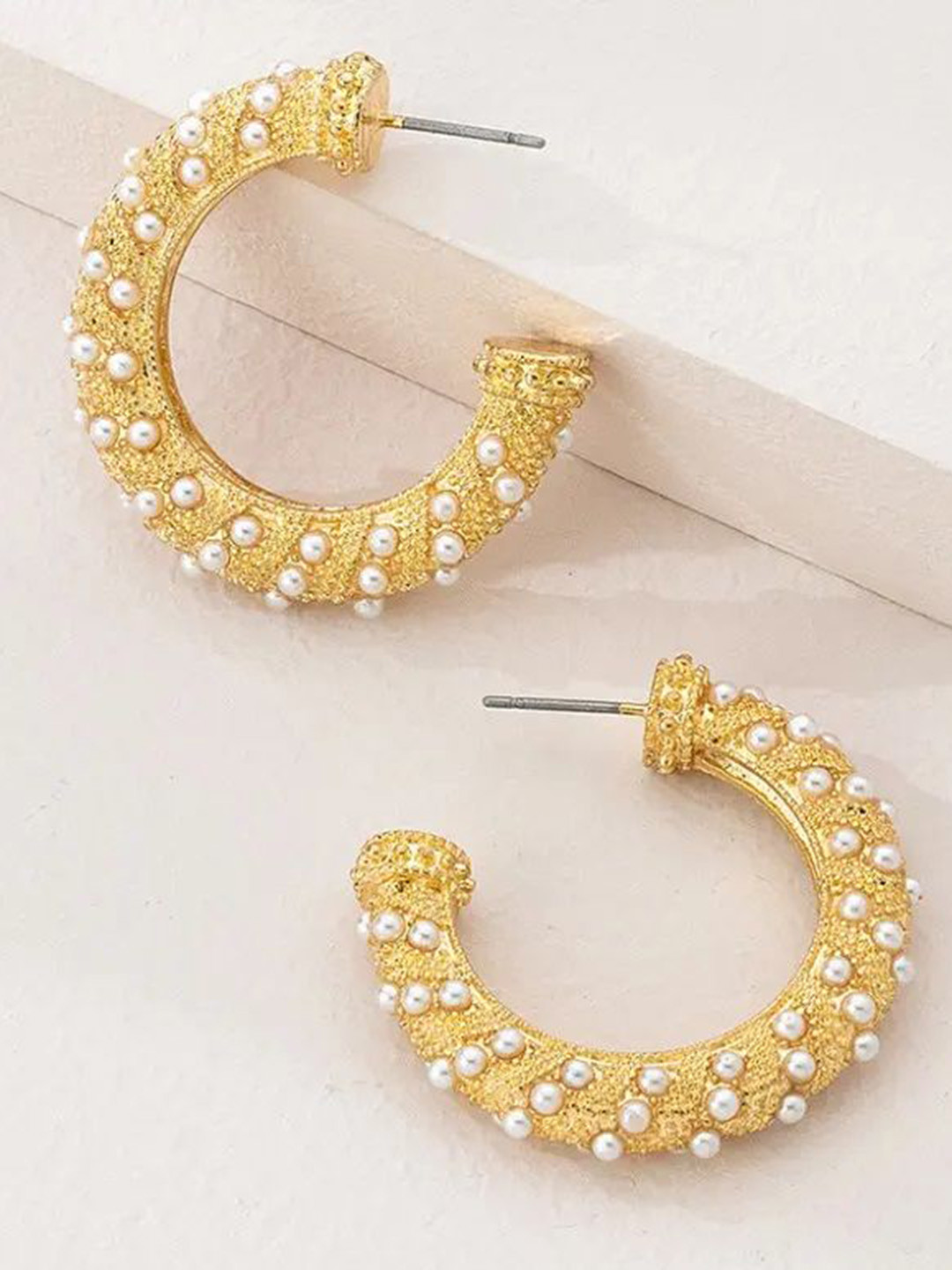 MEENAZ Anti Tarnish Stainless Steel Gold-Plated Pearls Contemporary Half Hoop Earrings