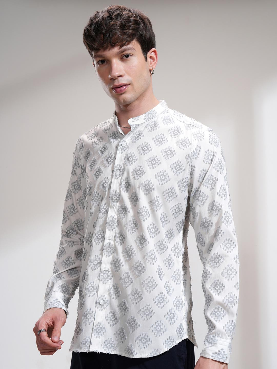 HIGHLANDER Men Geometric Jacquard Mandarin Collar Shirt