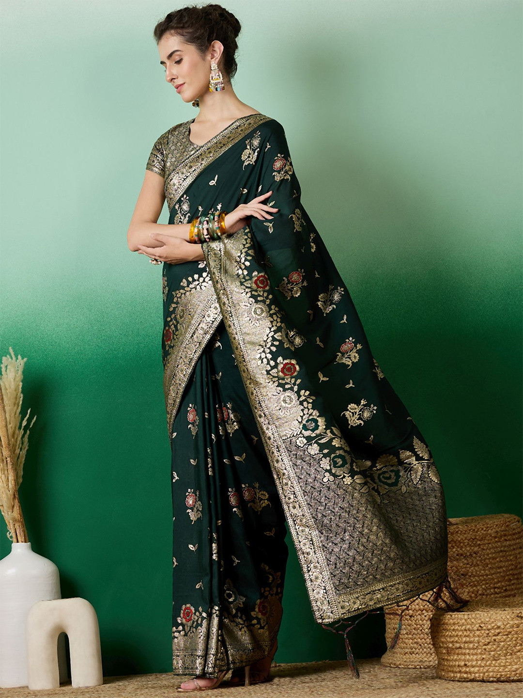 DEVATITHI Green Staple Dola Jacquard Saree