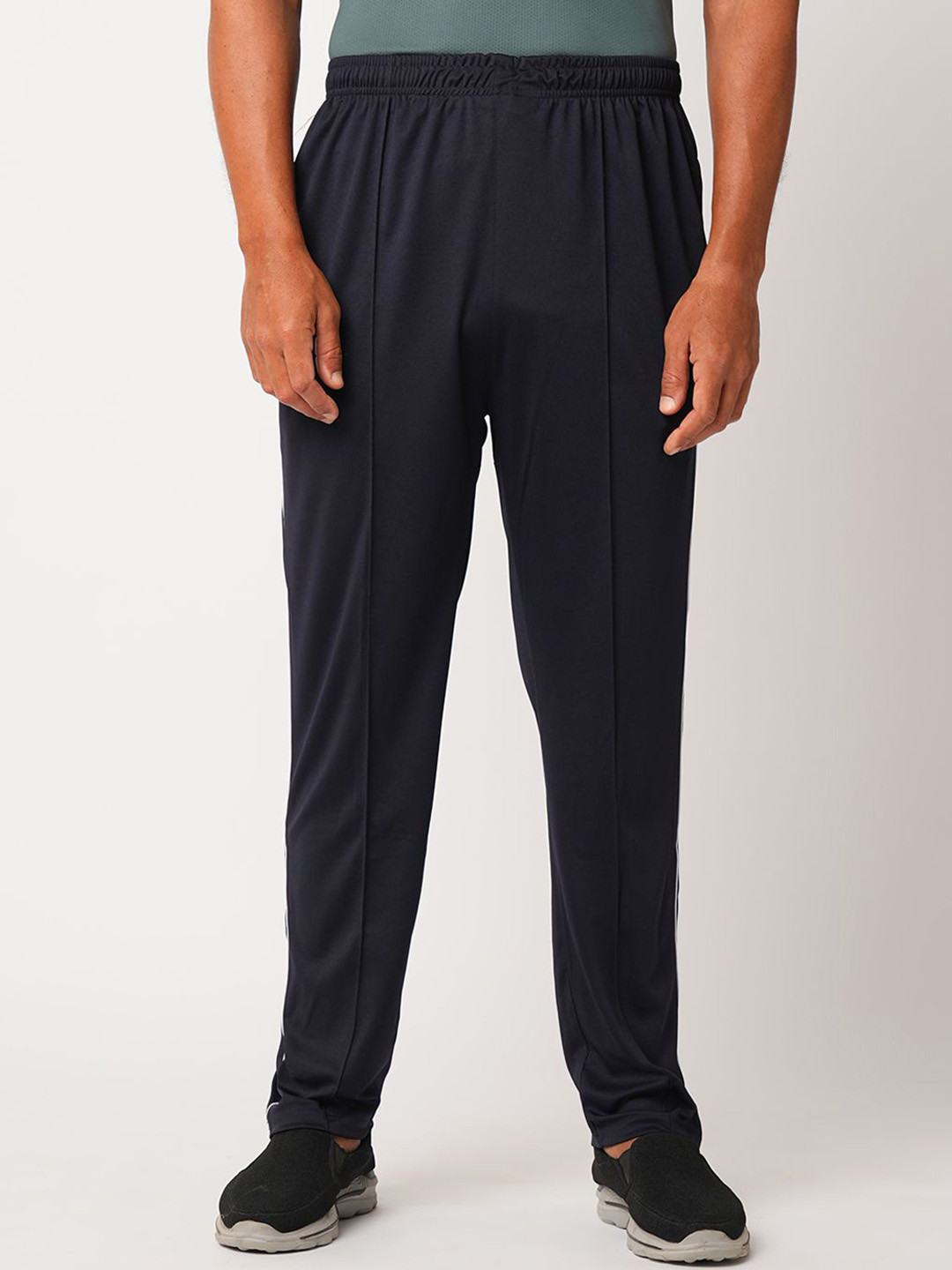 Metronaut Men Slim Fit Mid Rise Zippered Pockets Track Pant