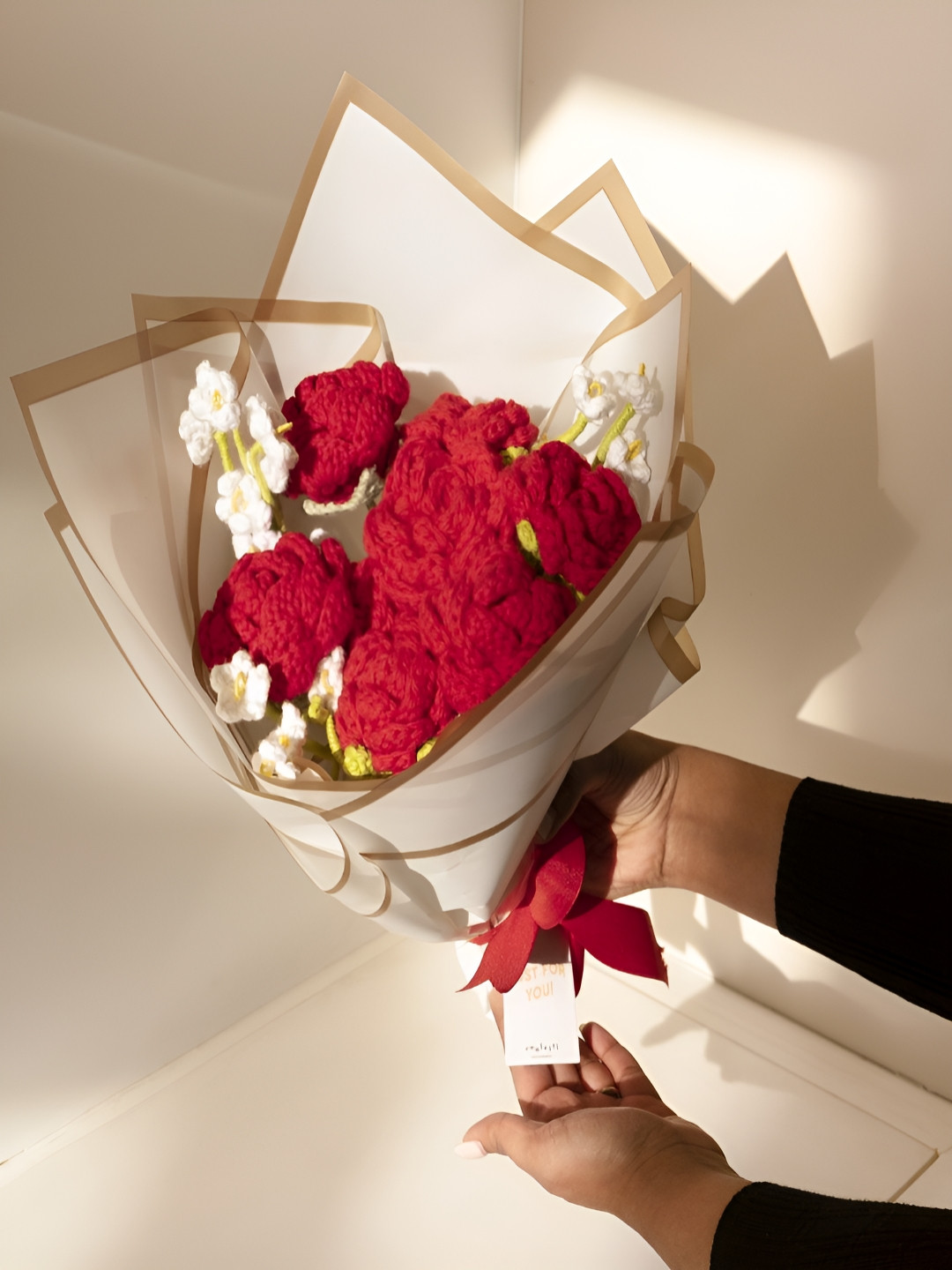 Confetti Gifts Red and White 2 Pieces Rose Flowers Bouquet Gift Sets