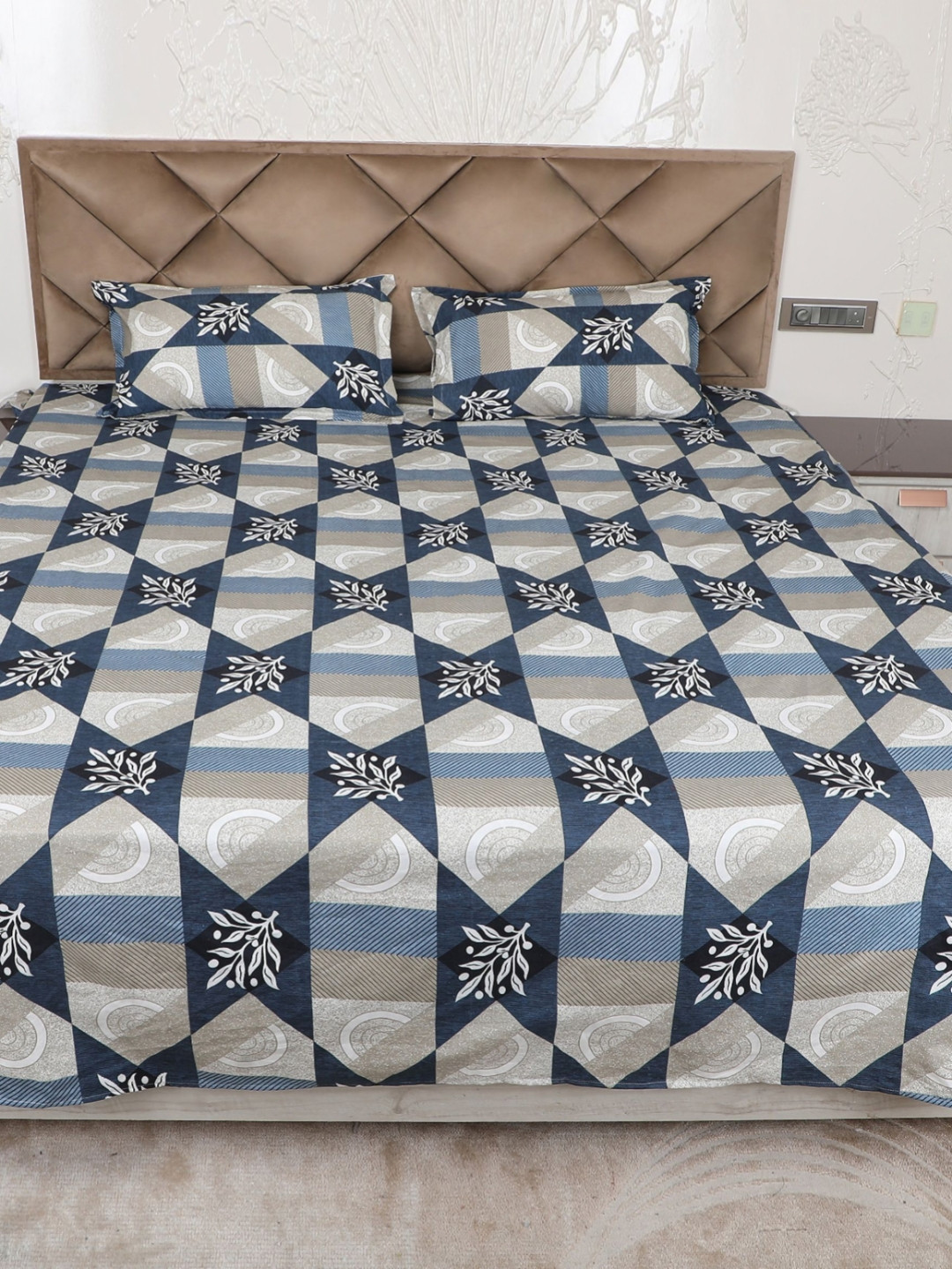 AJISH Blue Geometric Cotton 180 TC King Fine Bedsheet with 2 Pillow Covers-8800 x 95 inches