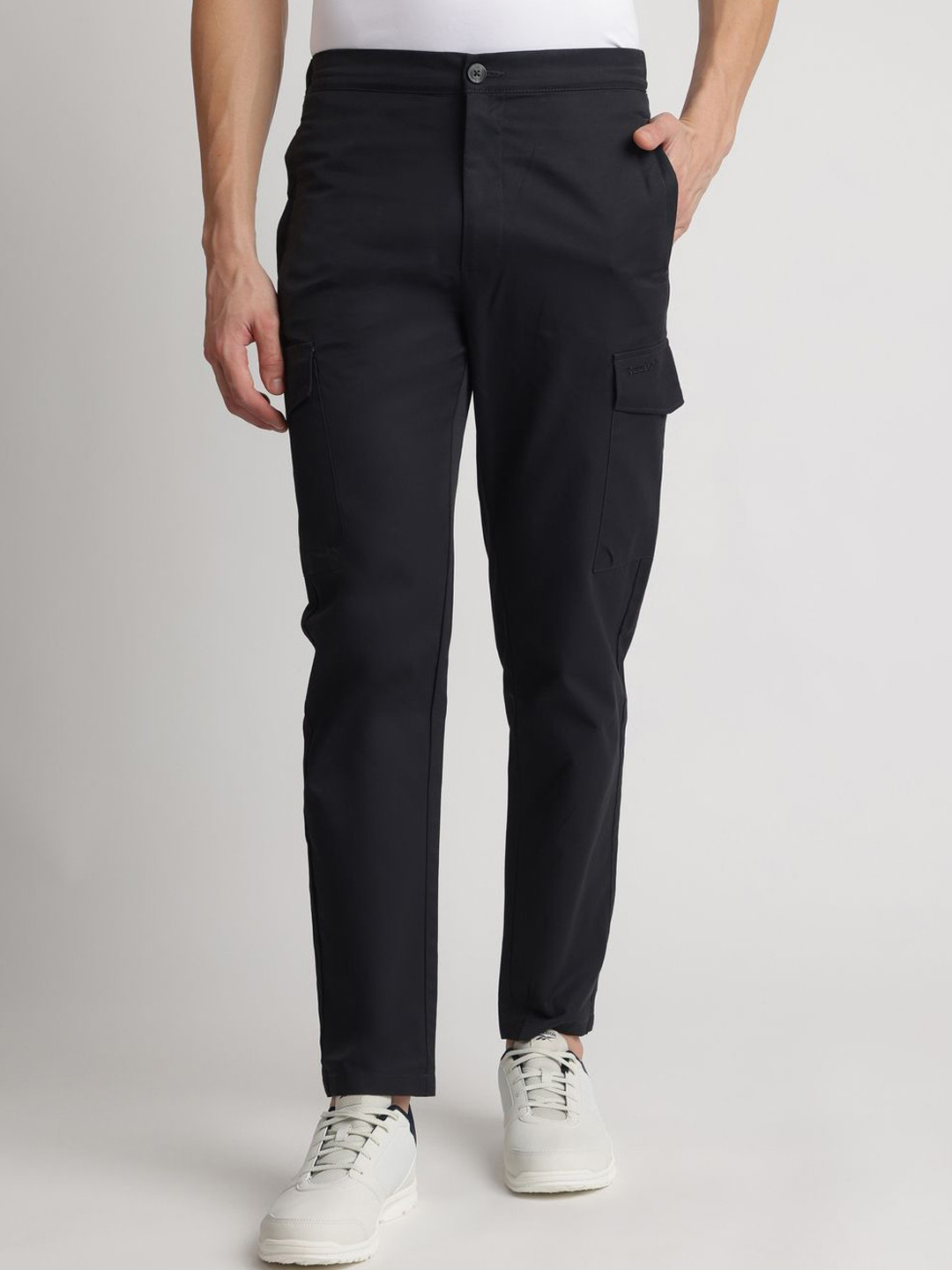 Reebok Men Regular Fit Mid-Rise Trousers