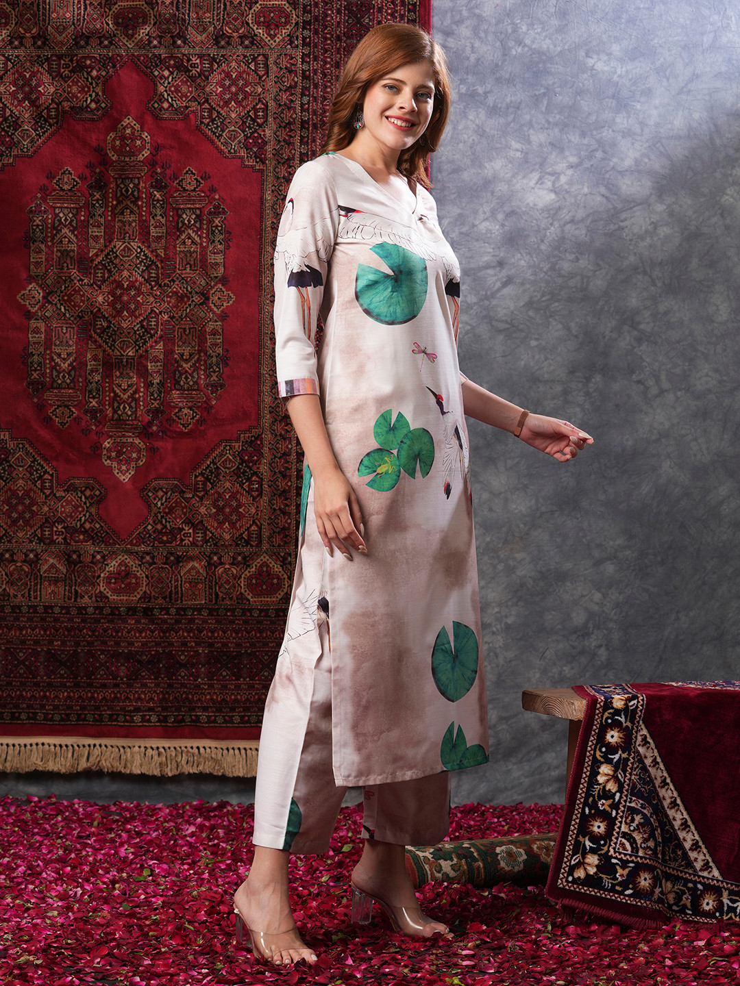 DIVASTRI Animal Printed V-Neck Straight Kurta With Trouser