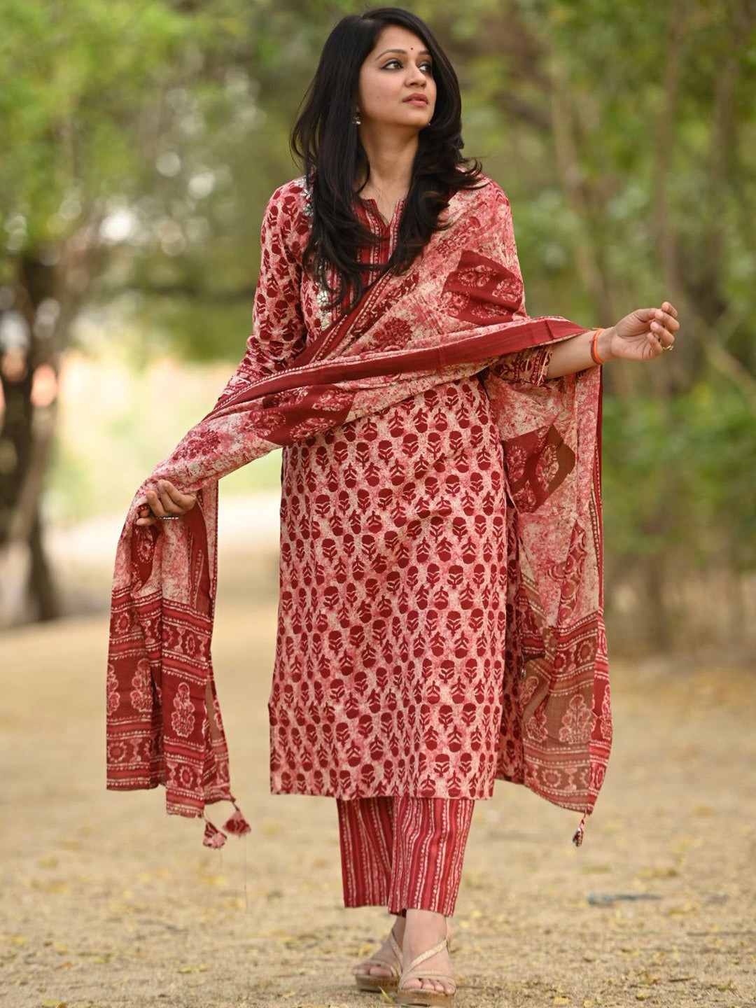Dholkee Floral Printed Noth Neck Pure Cotton Straight Kurta With Trousers And Dupatta