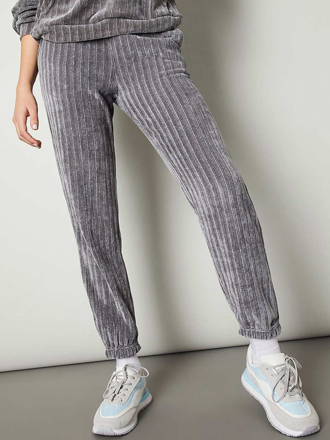 max Women Slip On Chenille Knit Joggers