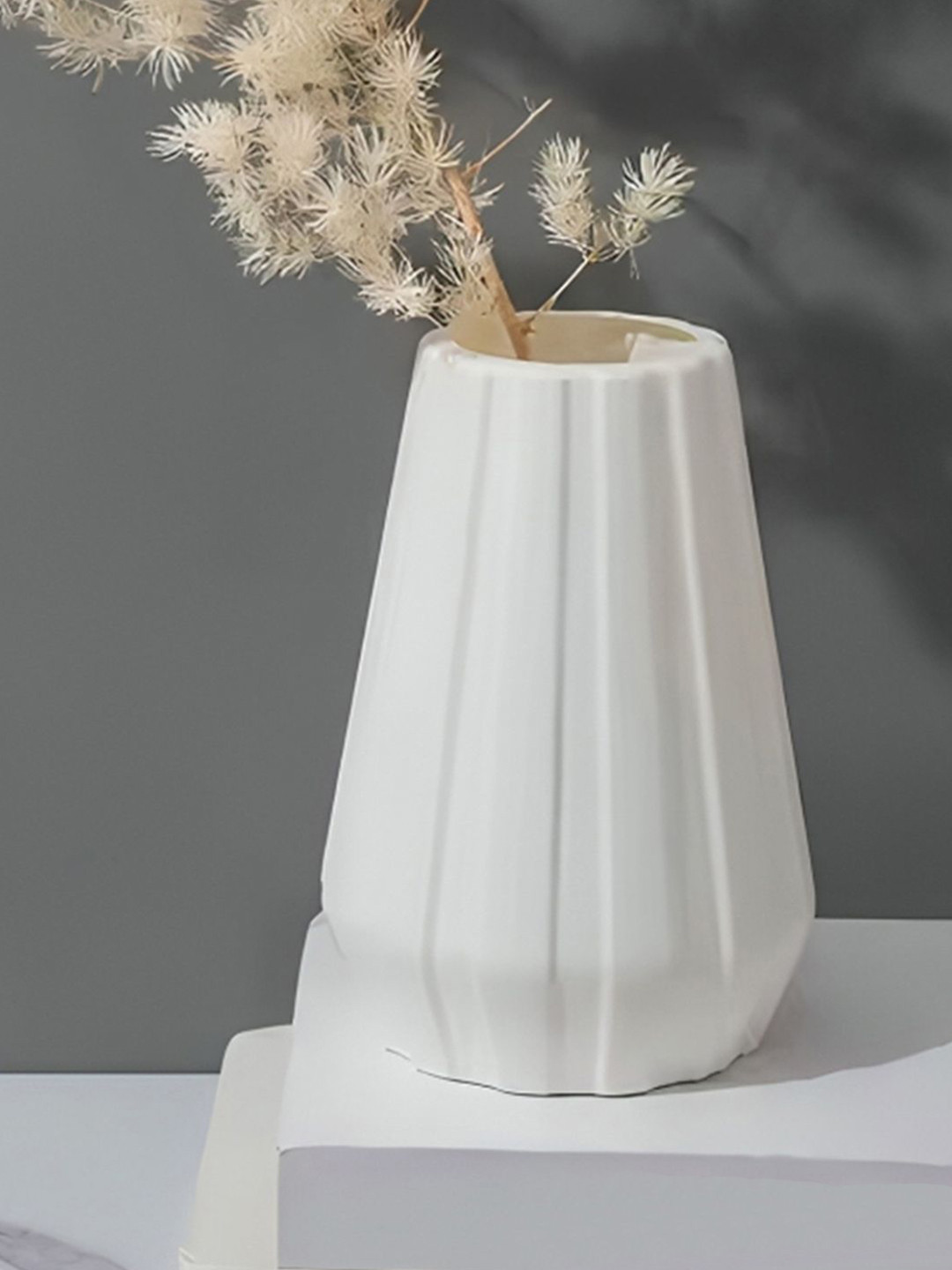 DecorTwist White Plastic Flower Vases for Home Decor (Pack of 1)