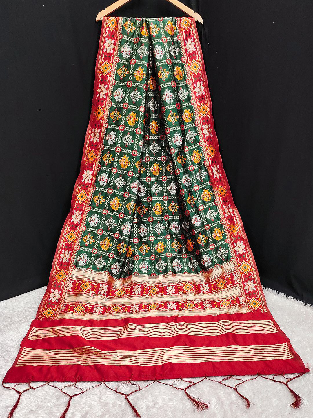 Trendmalls Ethnic Motifs Patola Printed Banarasi Silk Dupatta