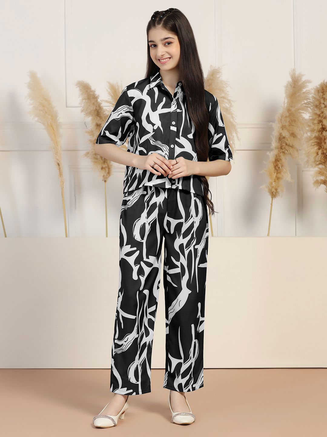 OMPAX Girls Printed Short Sleeves Shirt With Trousers