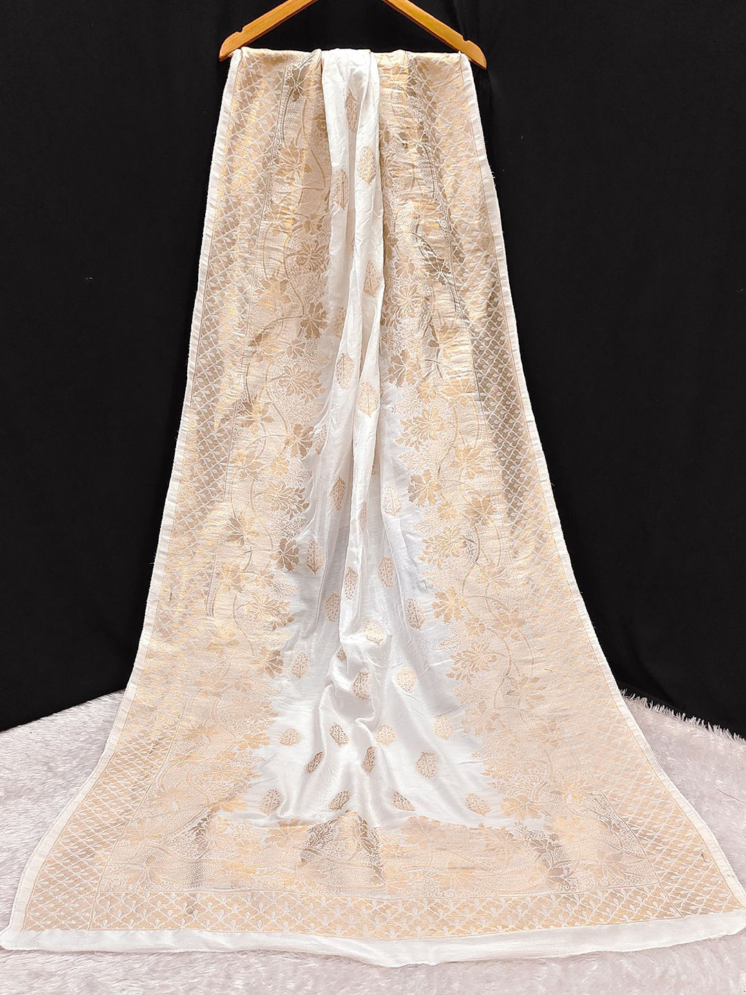 Trendmalls Floral Woven Design Muslin Silk Dupatta