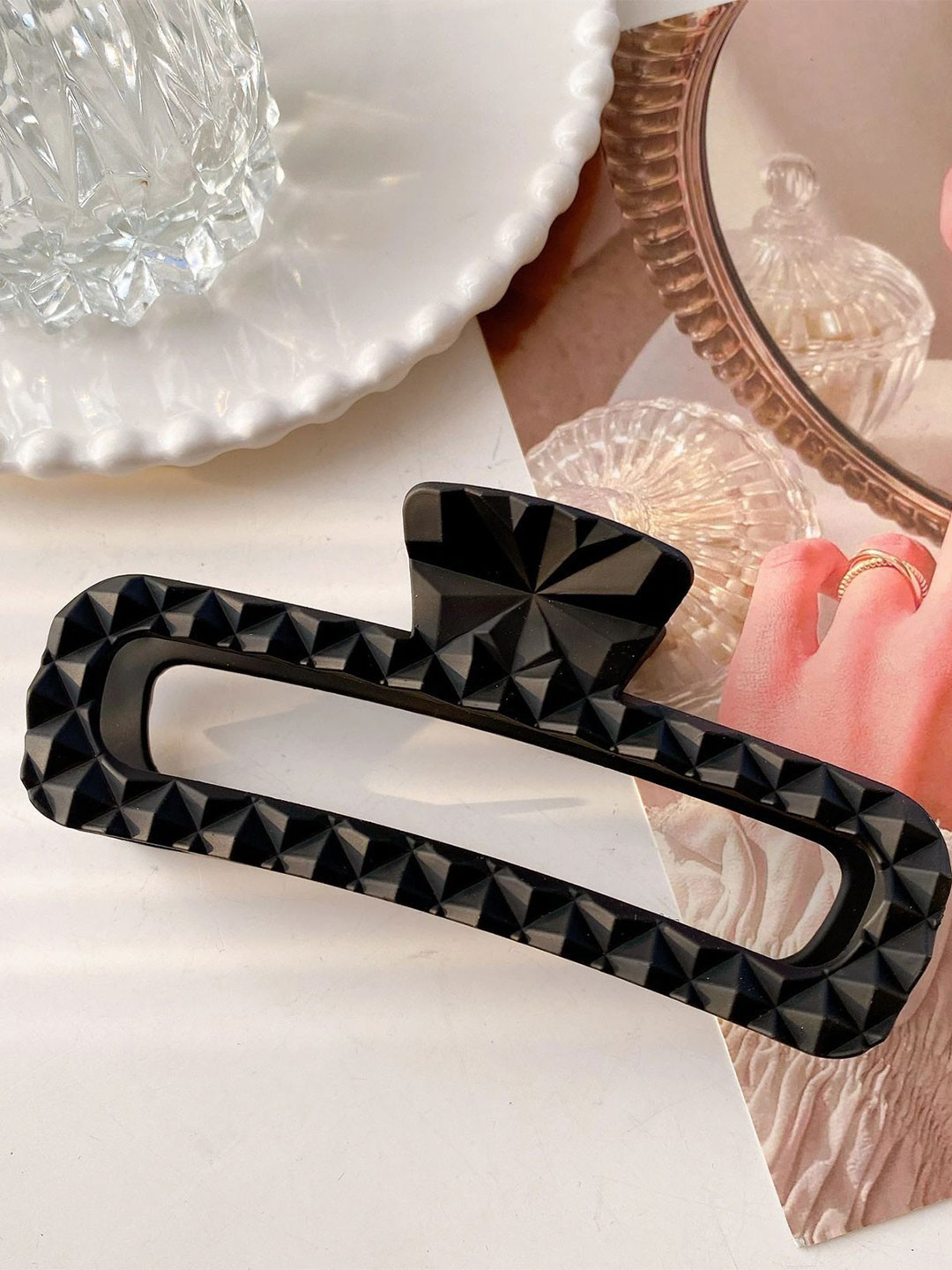 Radhya Accessories Women 3D Hair Claws Pack of 2