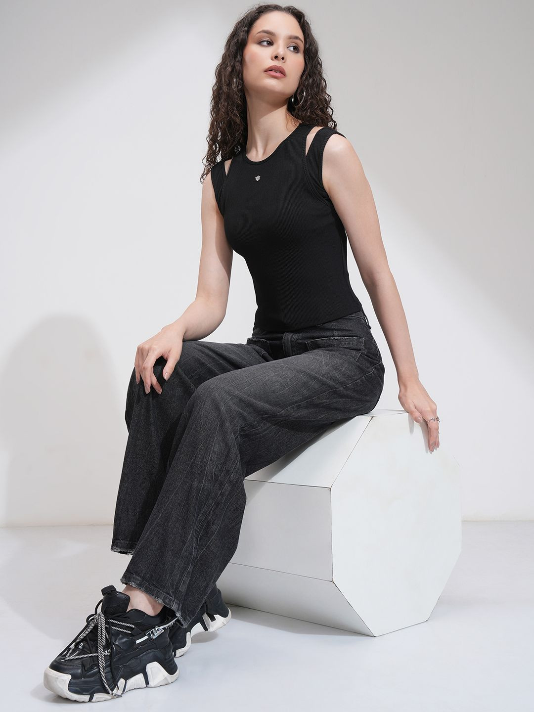 Street By Tokyo Talkies Women Solid Double Strap Rib Crop Top