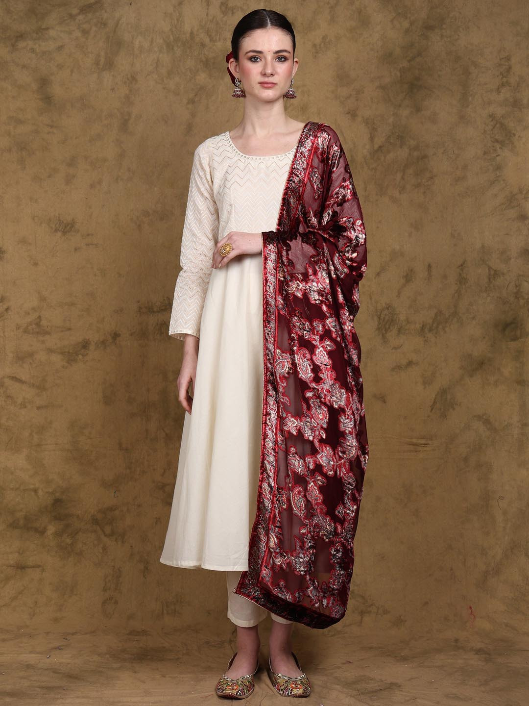 Exotic India Biking Red Brasso Velvet Dupatta with Paisley Motifs