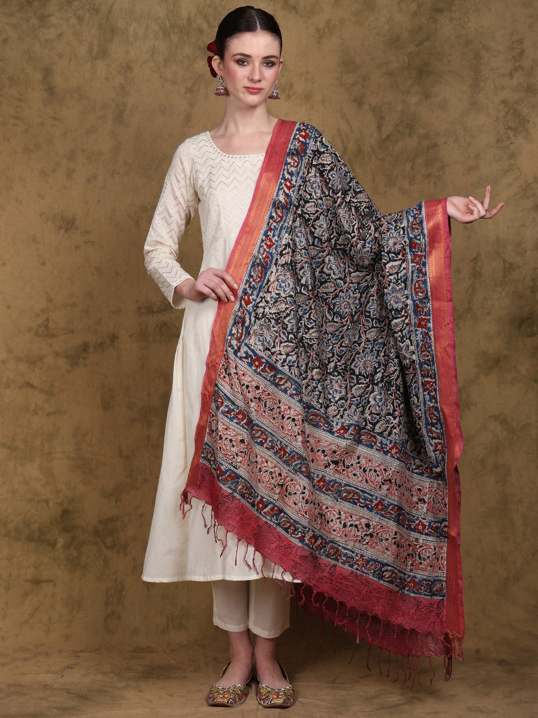 Exotic India Tap Shoe Printed Kalamkari Dupatta  with Zari Border