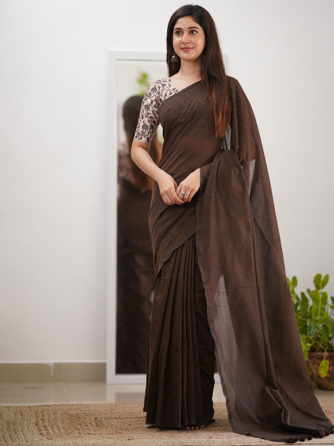 Sutisancha Solid Saree with louse Piece