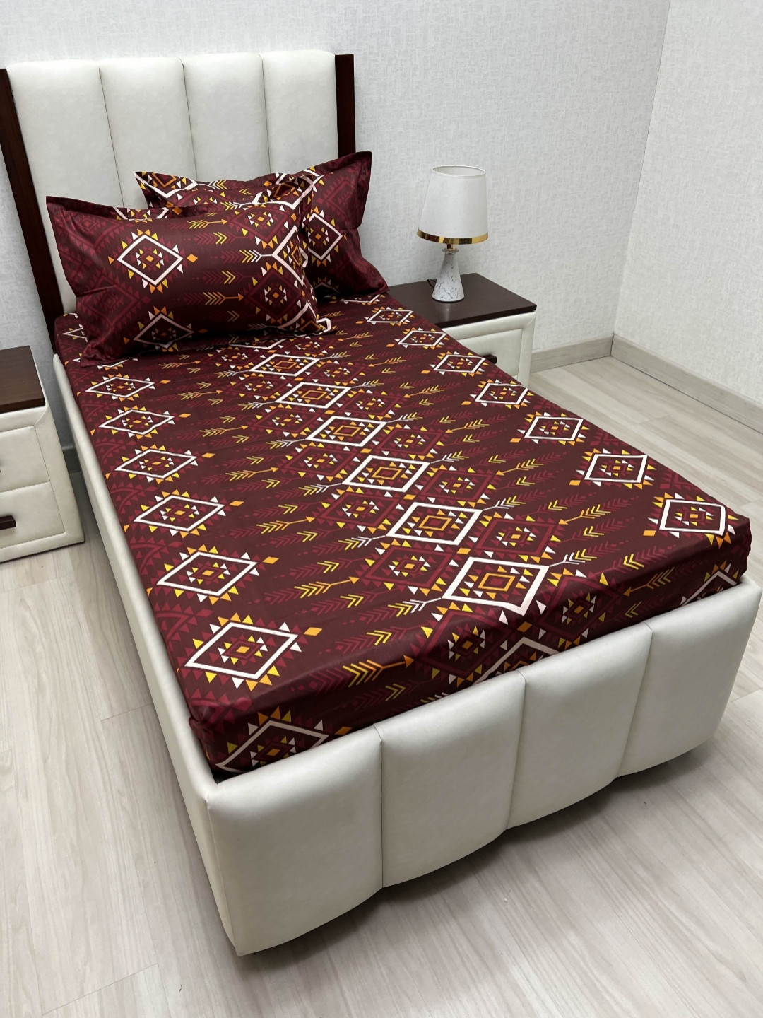 Pure Decor Lounge Fur Maroon Geometric Pure Cotton 230 TC Single Fine Bedsheet with 2 Pillow Covers-173 x 236 cm
