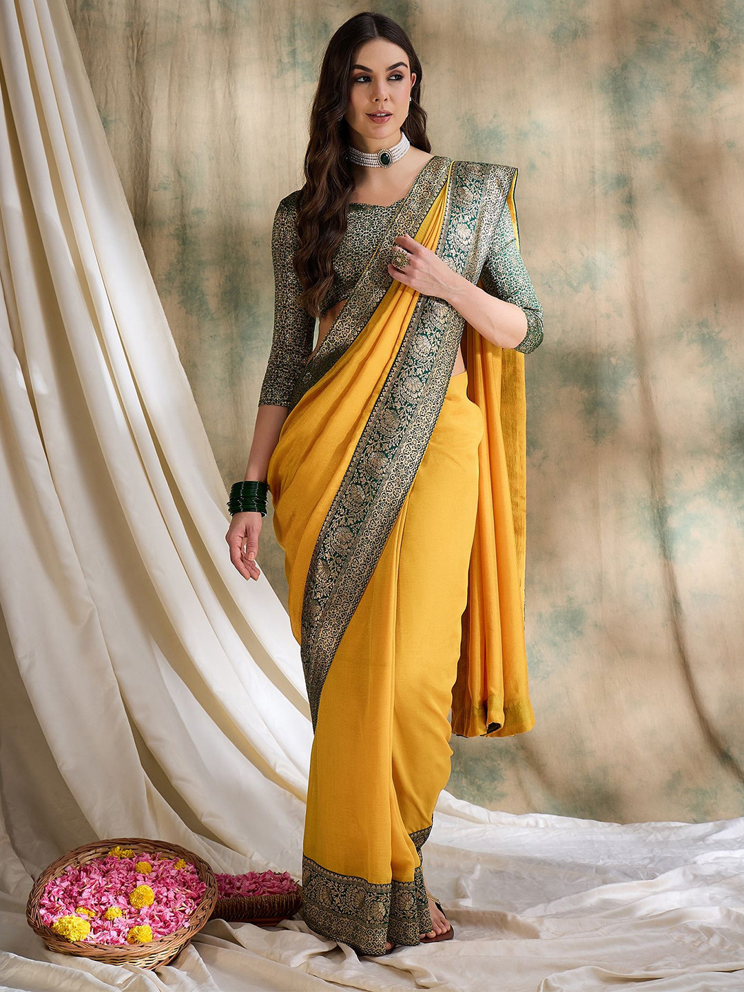 DEVATITHI Yellow Vichitra Saree