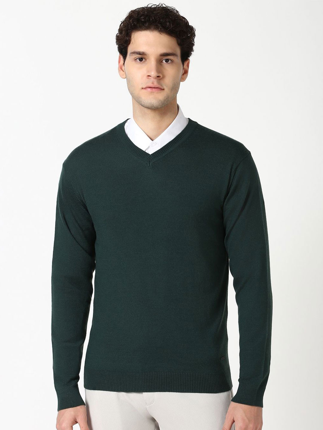 Peter England Elite Men V-Neck Cotton Long Sleeves Pullover Sweater