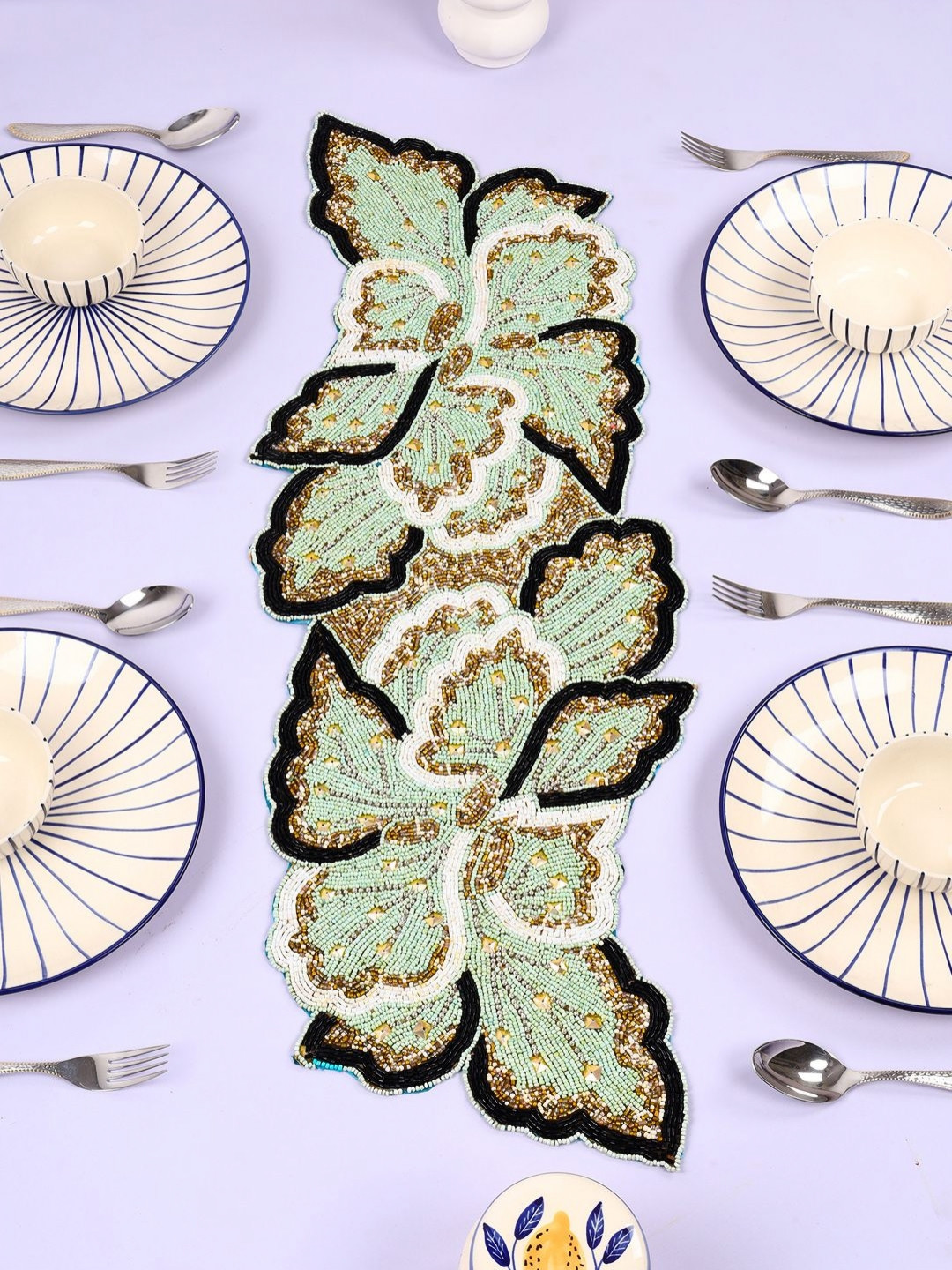 YWULY Green & Black Floral Beaded Dining Table Runner