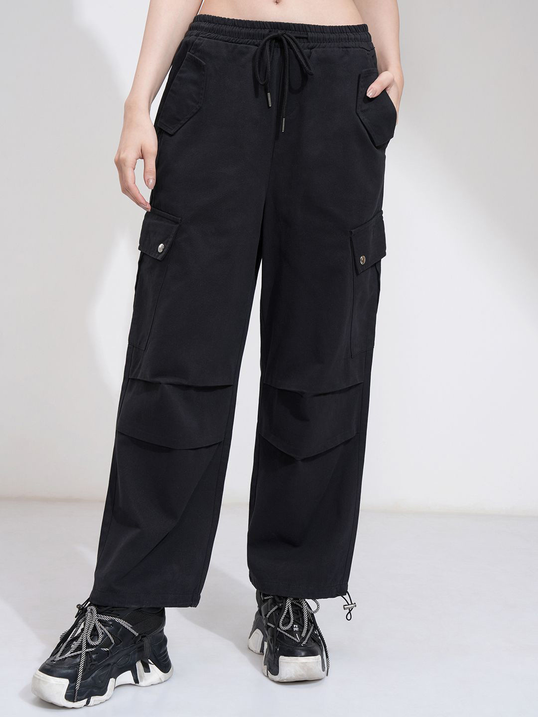 Tokyo Talkies Women Solid pocket Streetwear Cargo Pants