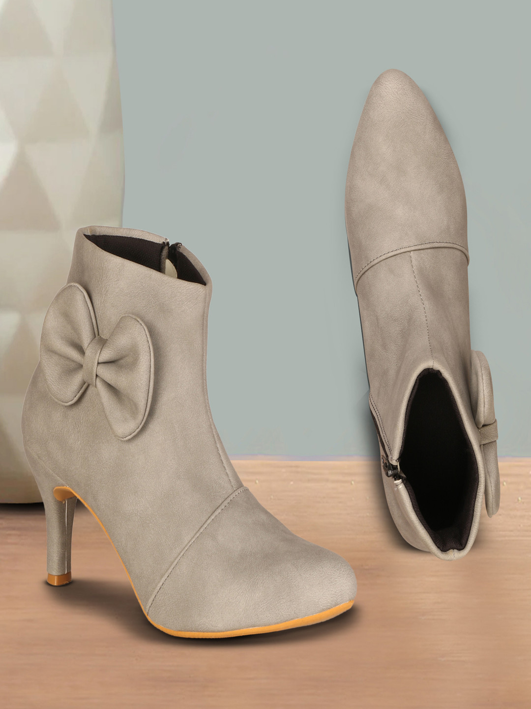 Commander Shoes Stiletto Sandals with Bows