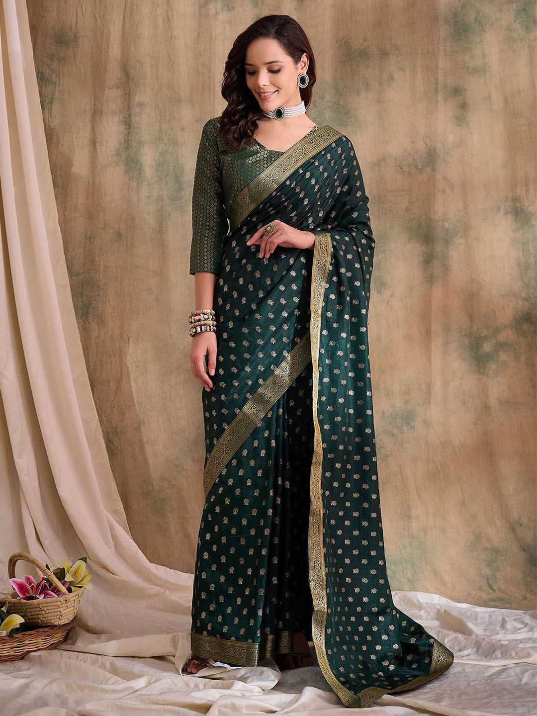 DEVATITHI Mehandi Green Vichitra Saree