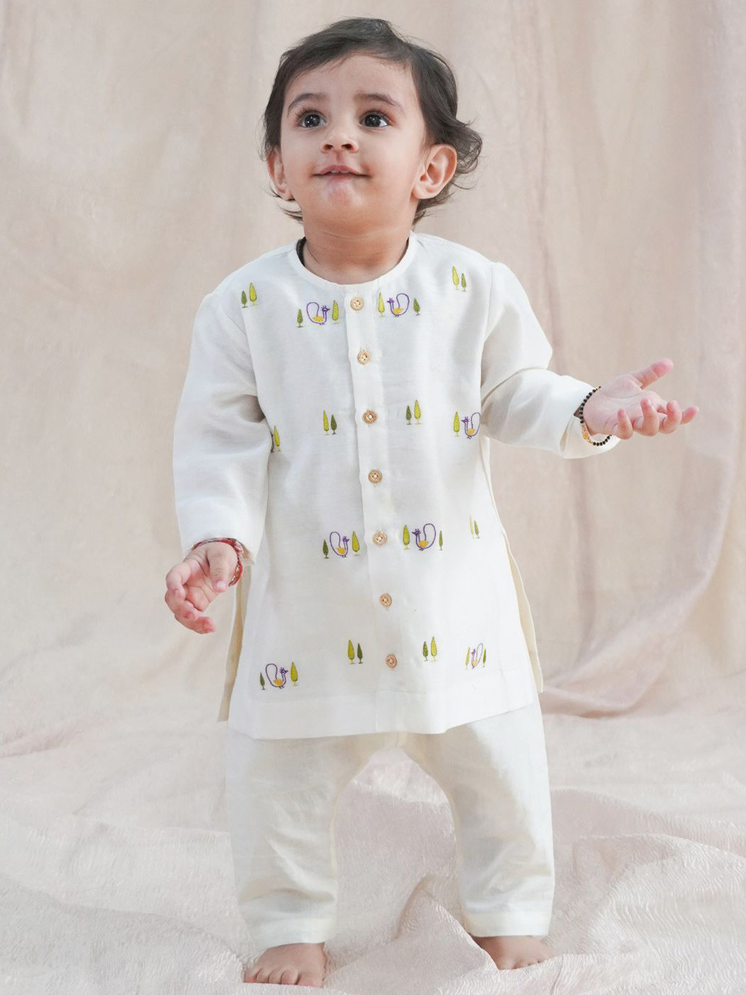 Tiber Taber Boys Ethnic Motifs Embroidered Thread Work Chanderi Silk Kurta With Trousers