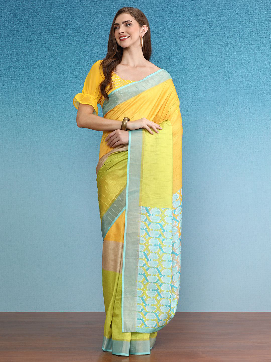 DIVASTRI Color Blocked Zari Border Digital Printed Silk Saree