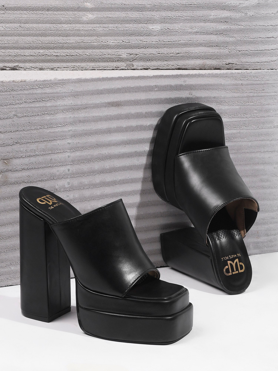 THE WHITE POLE Block Mules