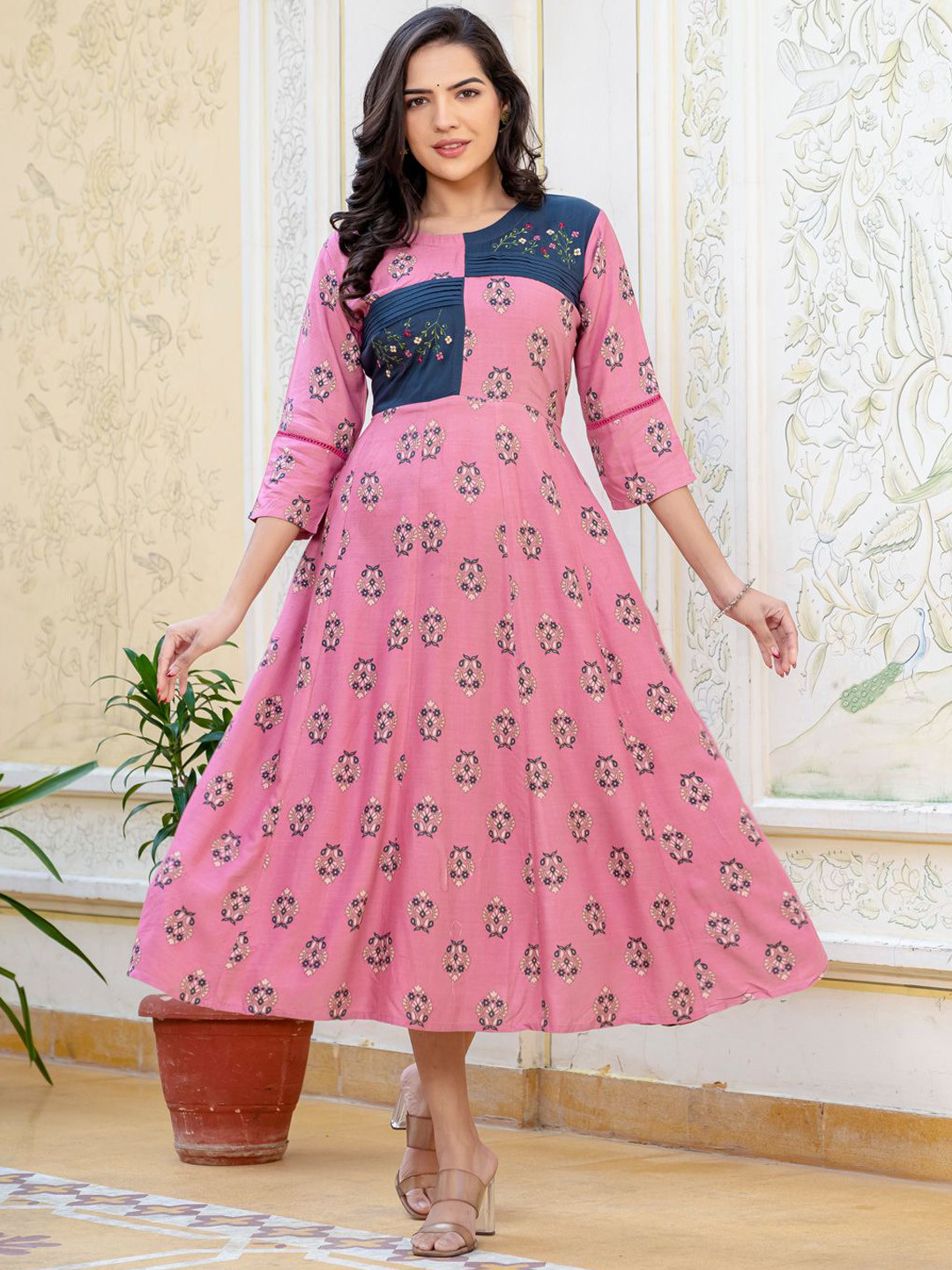ARADHNA Women Ethnic Motifs Printed Thread Work Kurta