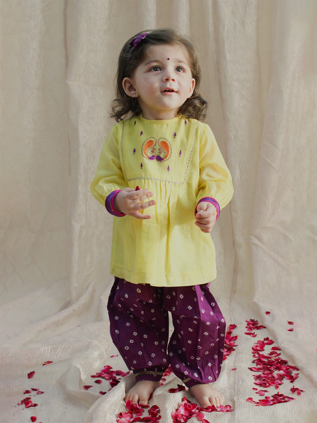 Tiber Taber Girls Ethnic Motifs Yoke Design Thread Work Chanderi Silk Kurta With Salwar