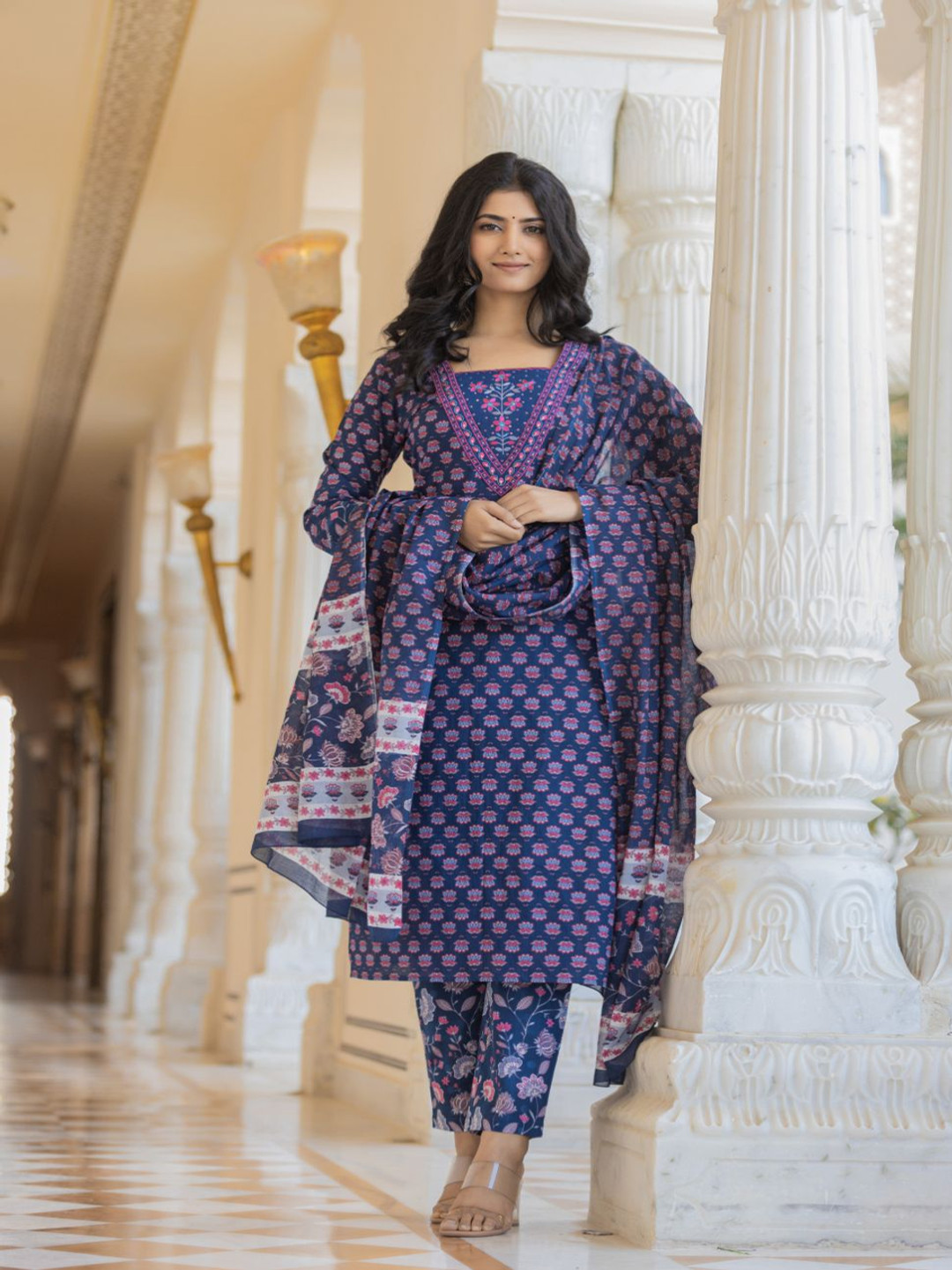 AARDRAA Floral Printed Square Neck Pure Cotton Straight Kurta With Trousers & Dupatta