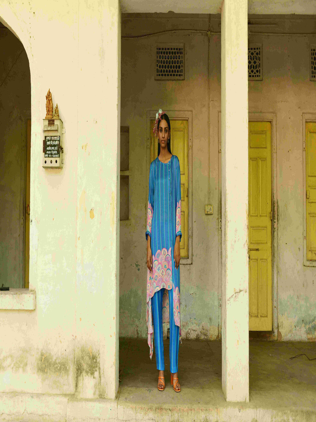 SWATI VIJAIVARGIE Striped Printed Pure Silk A-Line Kurta with Trousers